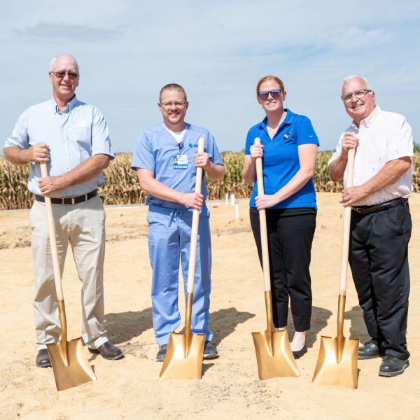 groundbreaking_picture_shovels002_600_600_80_s_c1